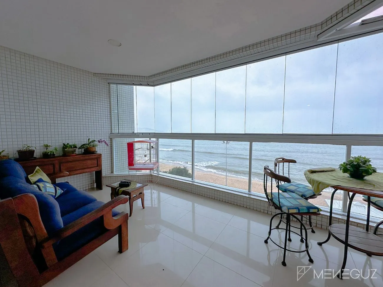 Imagem Apartamento 4 Quartos de frente para o mar com área externa!
