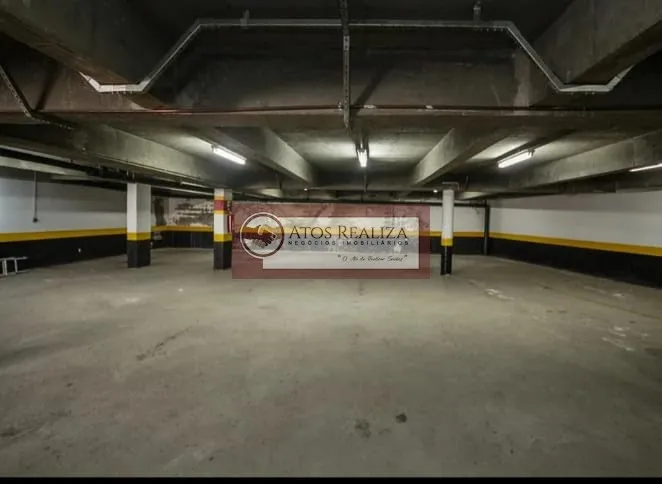 Imagem Vendo SUPER Oportunidades no Panamby. Prédio Comercial Inteiro no Panambi, região do Morumbi, Prédio Comercial Morumbi Zoneamento Szu2 889m terreno 963m área construída 3 pavimentos 6 salas 5 banheiros Area coberta de galpão Area externa patio Subsolo de 