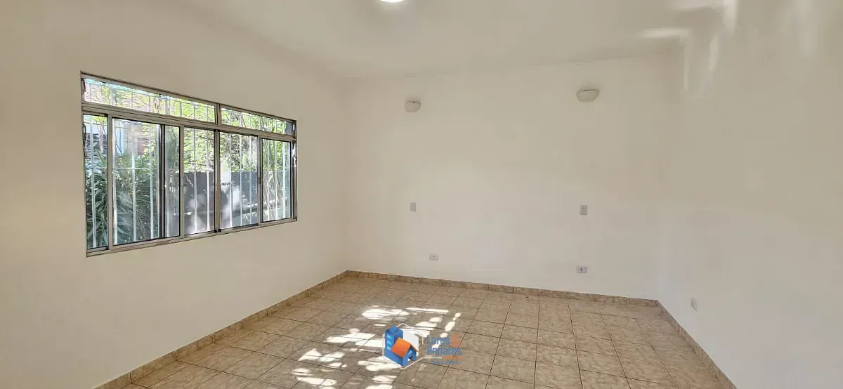 Foto do imóvel Sobrado para venda em Jardim Regis com 5 quartos, sendo 1 suíte, 218m² em Rua João Cariani