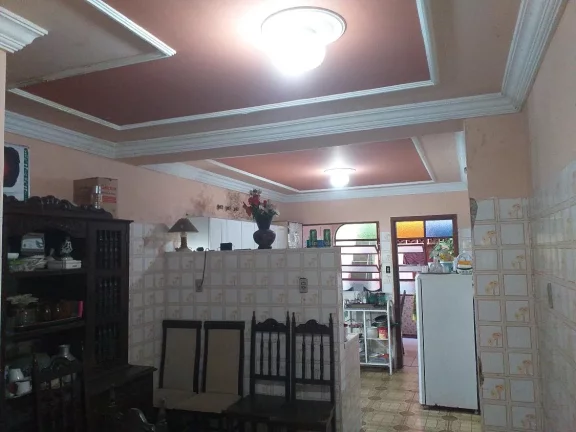 Imagem CASA DE QUATRO QUARTOS NO CARIRU