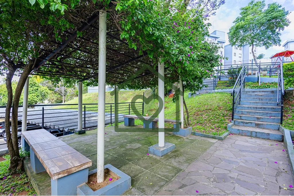 Imagem Descubra o seu novo lar no coração de Porto Alegre. Este aconchegante apartamento está localizado...