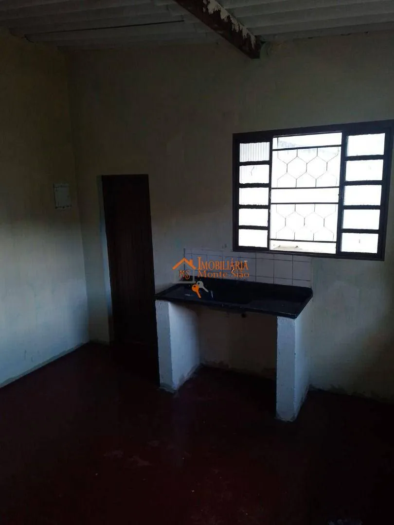 Imagem Sobrado com 4 dormitórios à venda, 200 m² por R$ 426.000,00 - Cidade Soberana - Guarulhos/SP