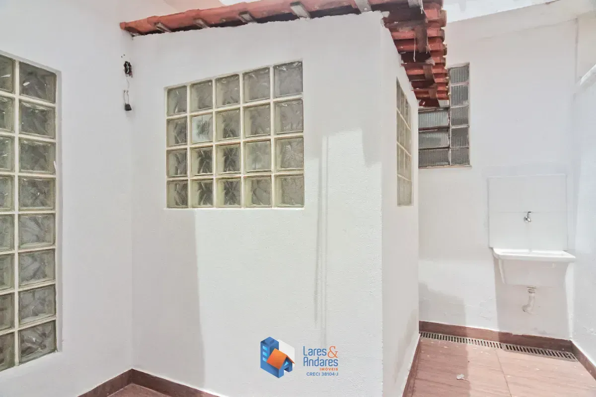 Imagem Sobrado para venda em Parque São Domingos com 4 quartos, sendo 1 suíte, 310m²