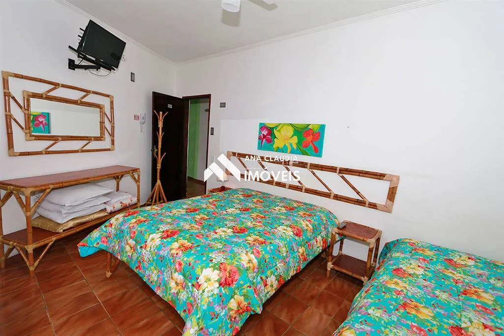 Imagem Imóvel com Pousada em funcionamento. 
Pode ser convertida em escritórios comerciais ou apartamentos para aluguel.
Área do restaurante pode funcionar independente do restante do imóvel