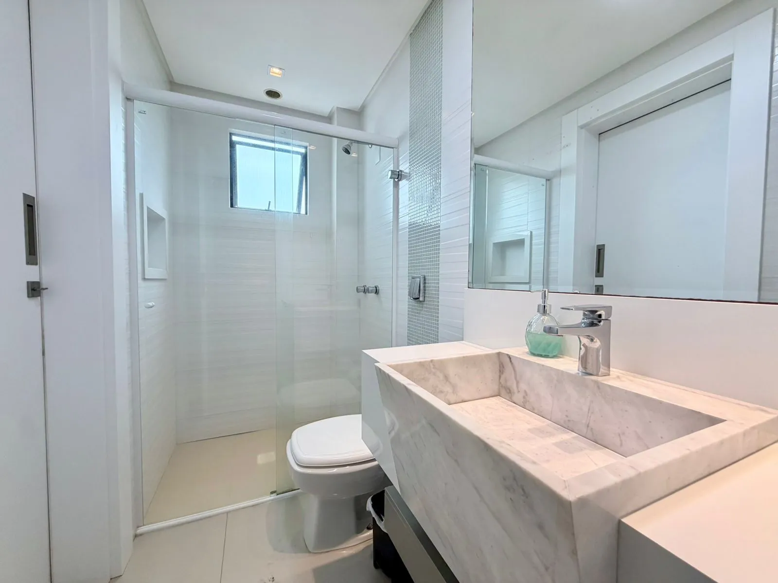 Imagem Apartamento com vista para o mar à venda com 142m2 por R$ 2.500.000,00