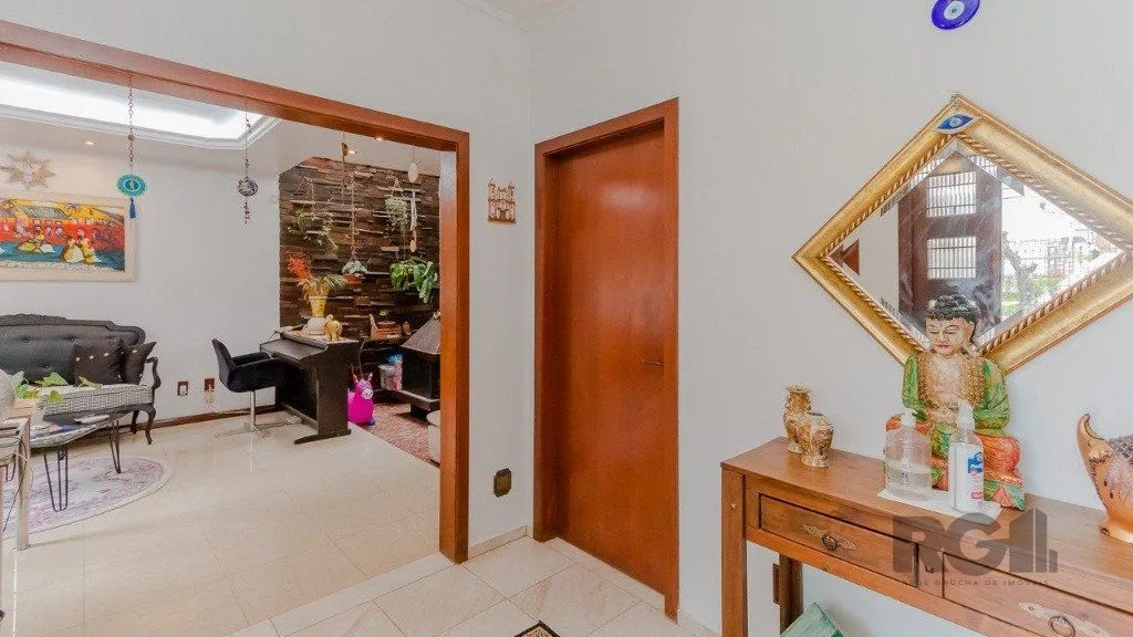 Imagem Casa 394m², 4 dormitórios, 4 vagas no bairro Cristo Redentor