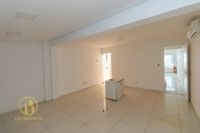Imagem Casa comercial para venda, reformada e locada, no Brooklin
