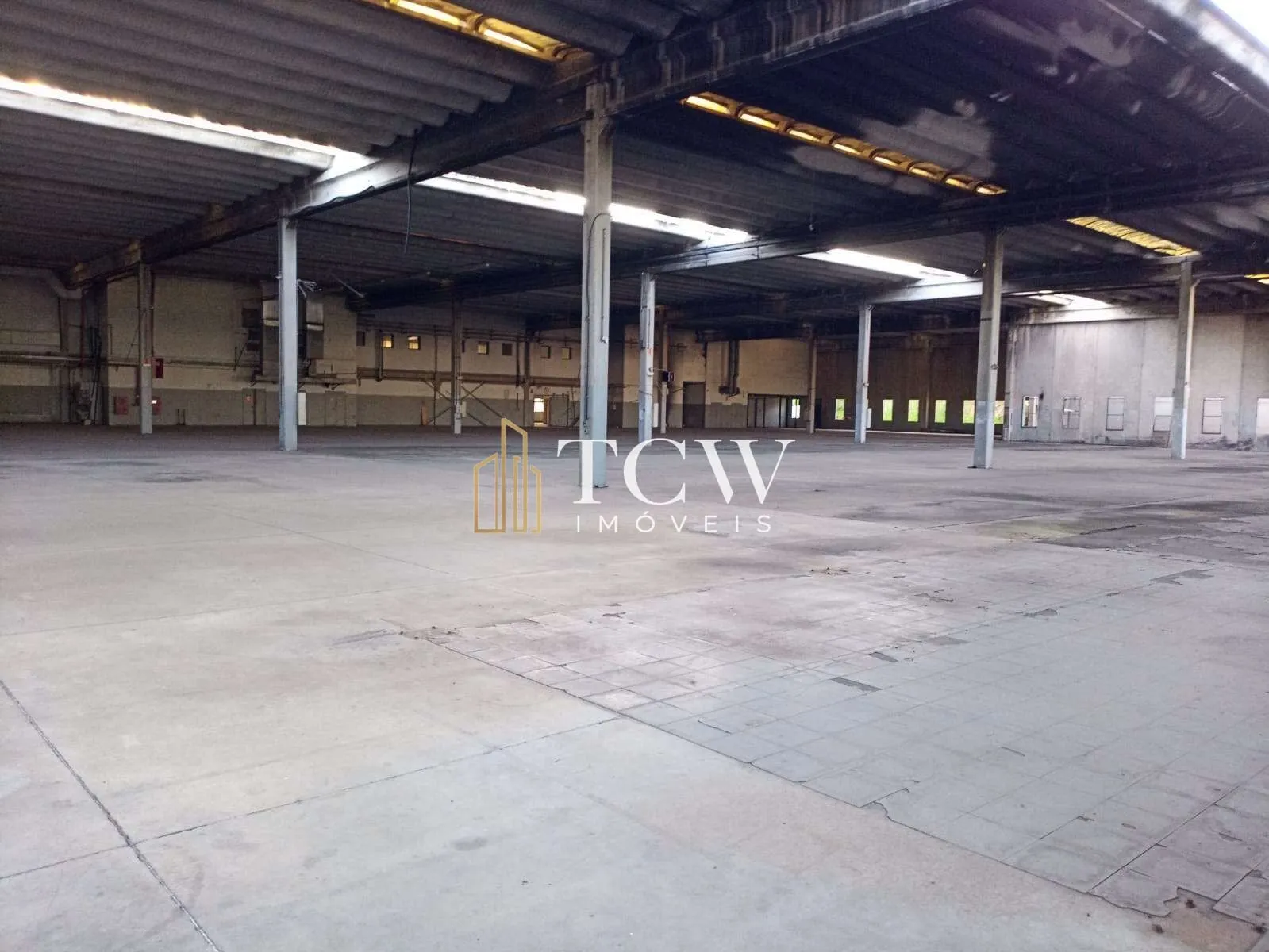 Foto do imóvel Galpão Industrial e Logístico para Locação em Alphaville Industrial | 10.500 m² | Barueri/SP em Tamboré, Barueri - SP