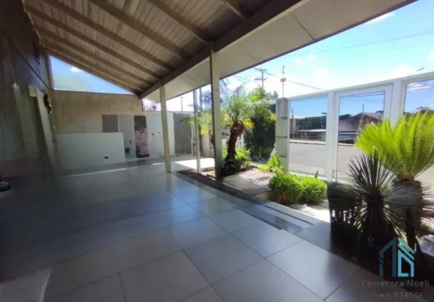 Casa com amplo terreno nos fundos de 364 m², 03 quartos c/suíte Bairro São José em Flores da Cunha RS