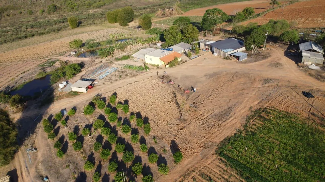 Imagem Vendo uma linda fazendinha em Passatempo/MG, com 30 hectares de terra .