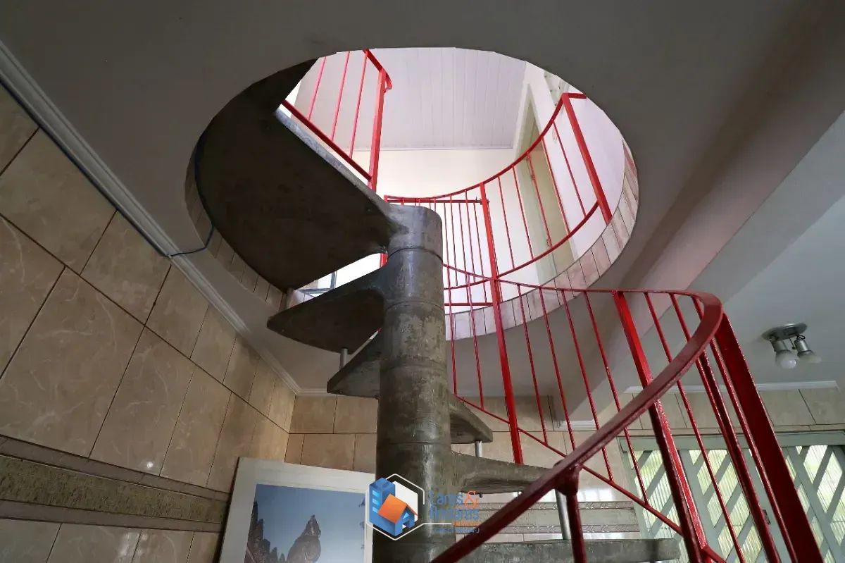 Imagem Sobrado para venda em Vila Ipojuca com 4 quartos, sendo 1 suíte, 520m²