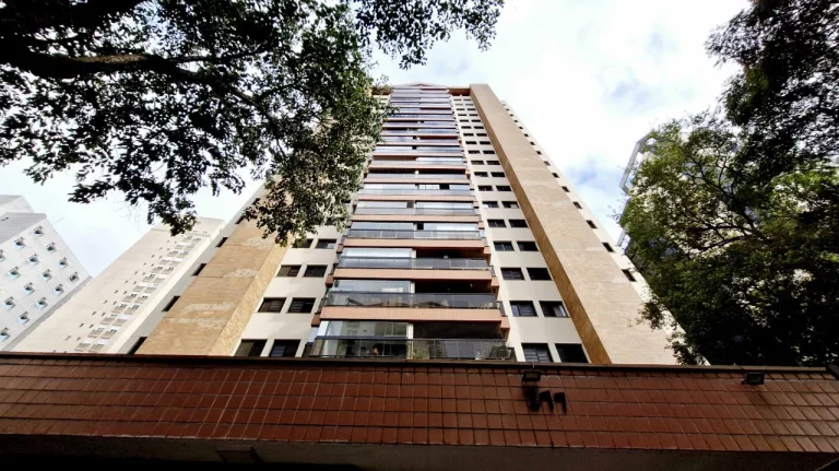 Imagem Apartamento lindo e reformado à venda, 4 quartos, condomínio completo, torre única, 3 vagas!!