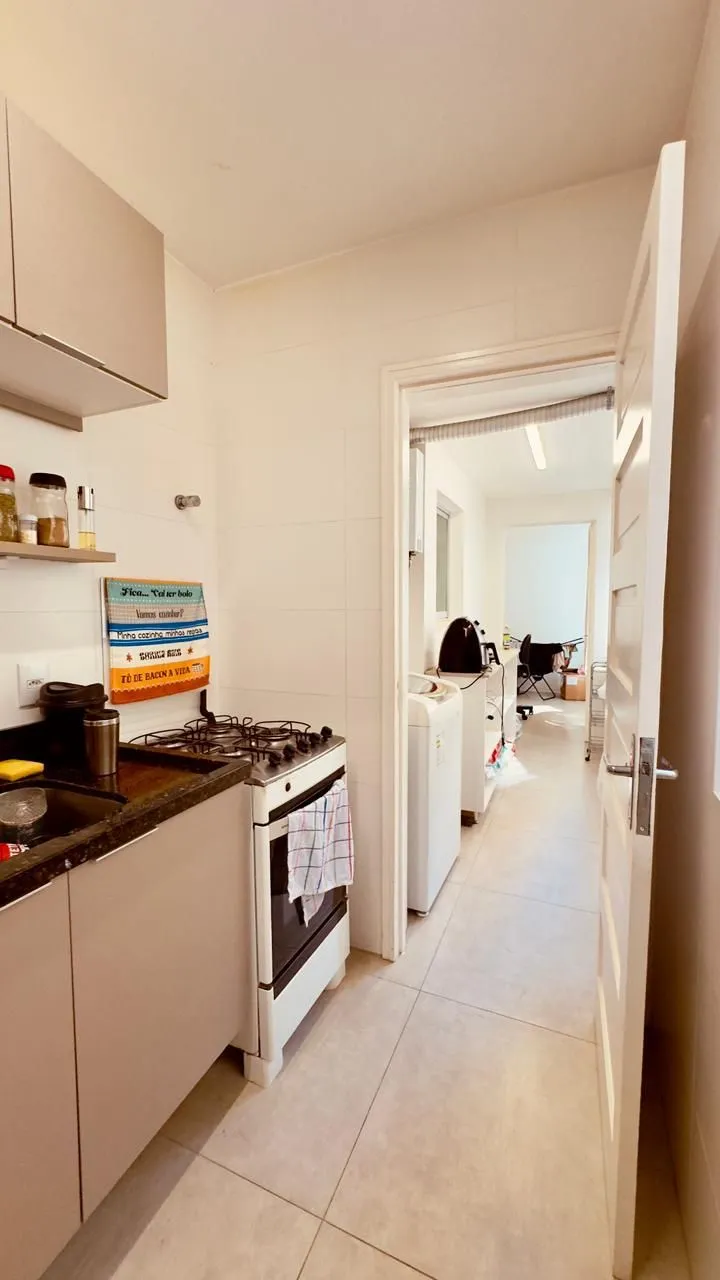 Imagem EXCELENTE APARTAMENTO À VENDA - TOTALMENTE REFORMADO E PRONTO PARA MORAR