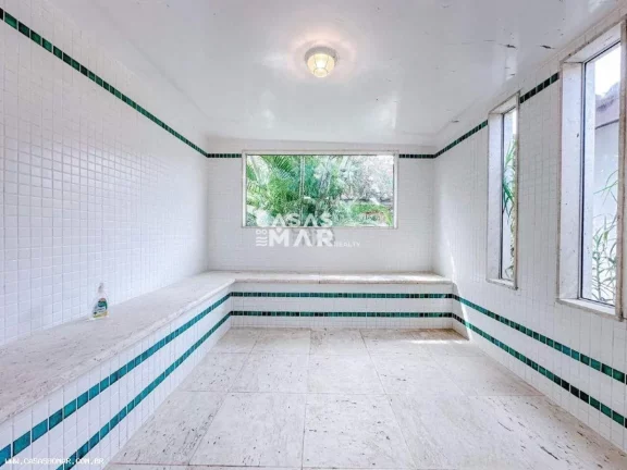 Imagem Magnífica Casa à Venda em Armação dos Búzios-RJ, Bairro Ferradura: 7 Quartos, 6 Suítes, 7 Banheiros, 2 Vagas, 540m²!