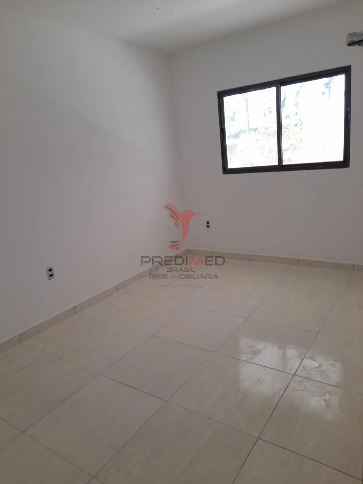 Imagem Casa com piscina,aceita carro, apartamento no negócio, 2 Suites, 3 Vagas de Garagem