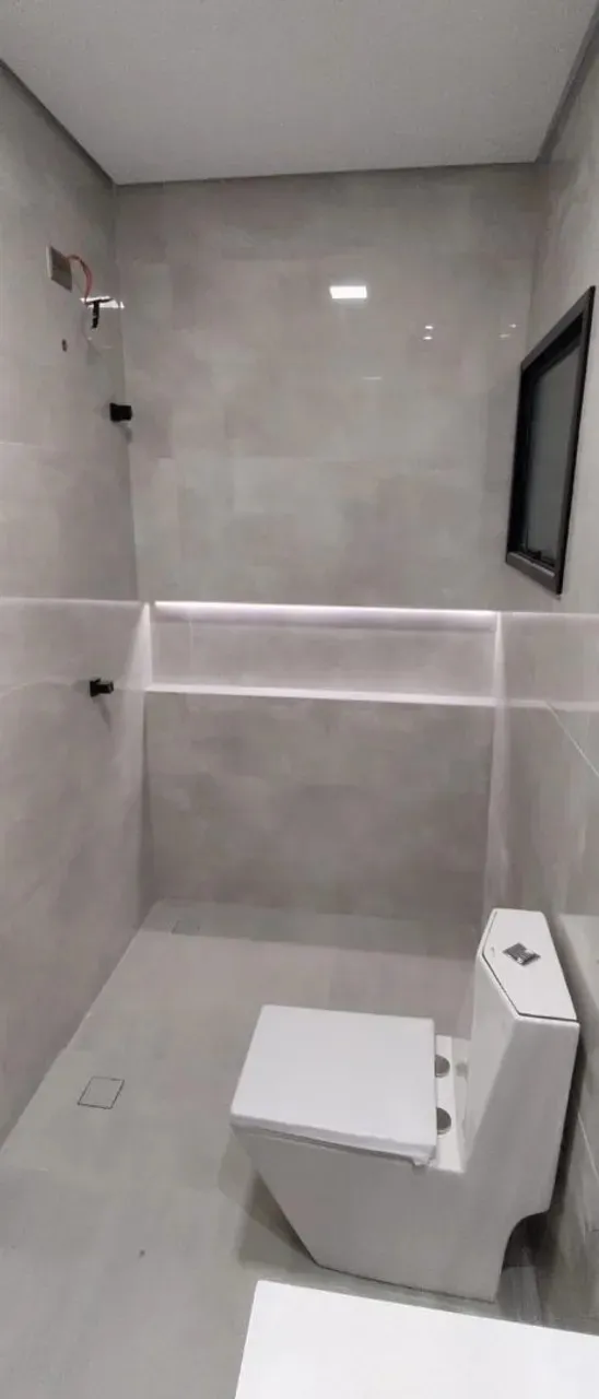Imagem Residência à venda em localização privilegiada na cidade de Cidade] no bairro Bairro], com acabamentos de luxo e ampla área de lazer