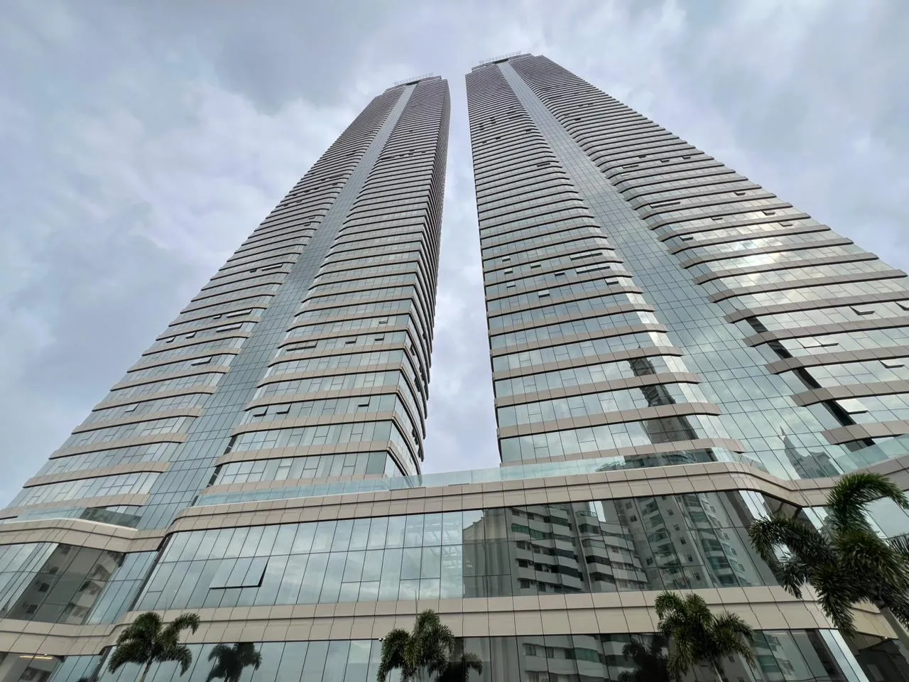 Foto do imóvel Apartamento com vista para o mar à venda com 530m2 por R$ 26.000.000,00
