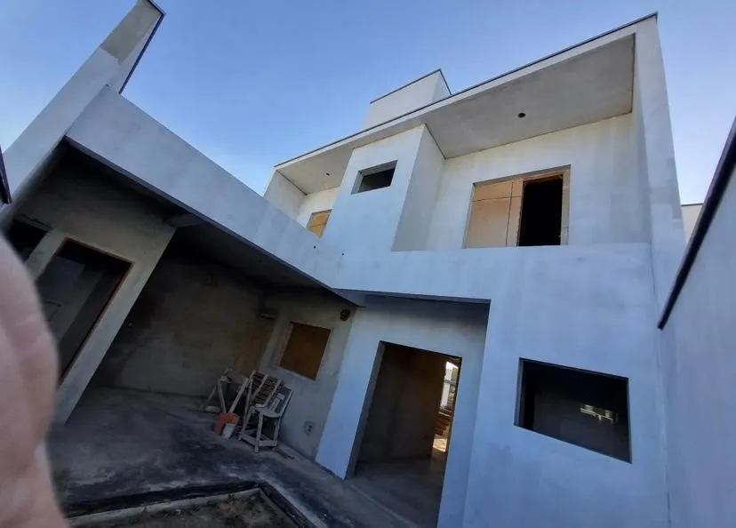 Imagem Casa de 209 m² com 3 Suítes Localizado Condomínio Terras de São Francisco.