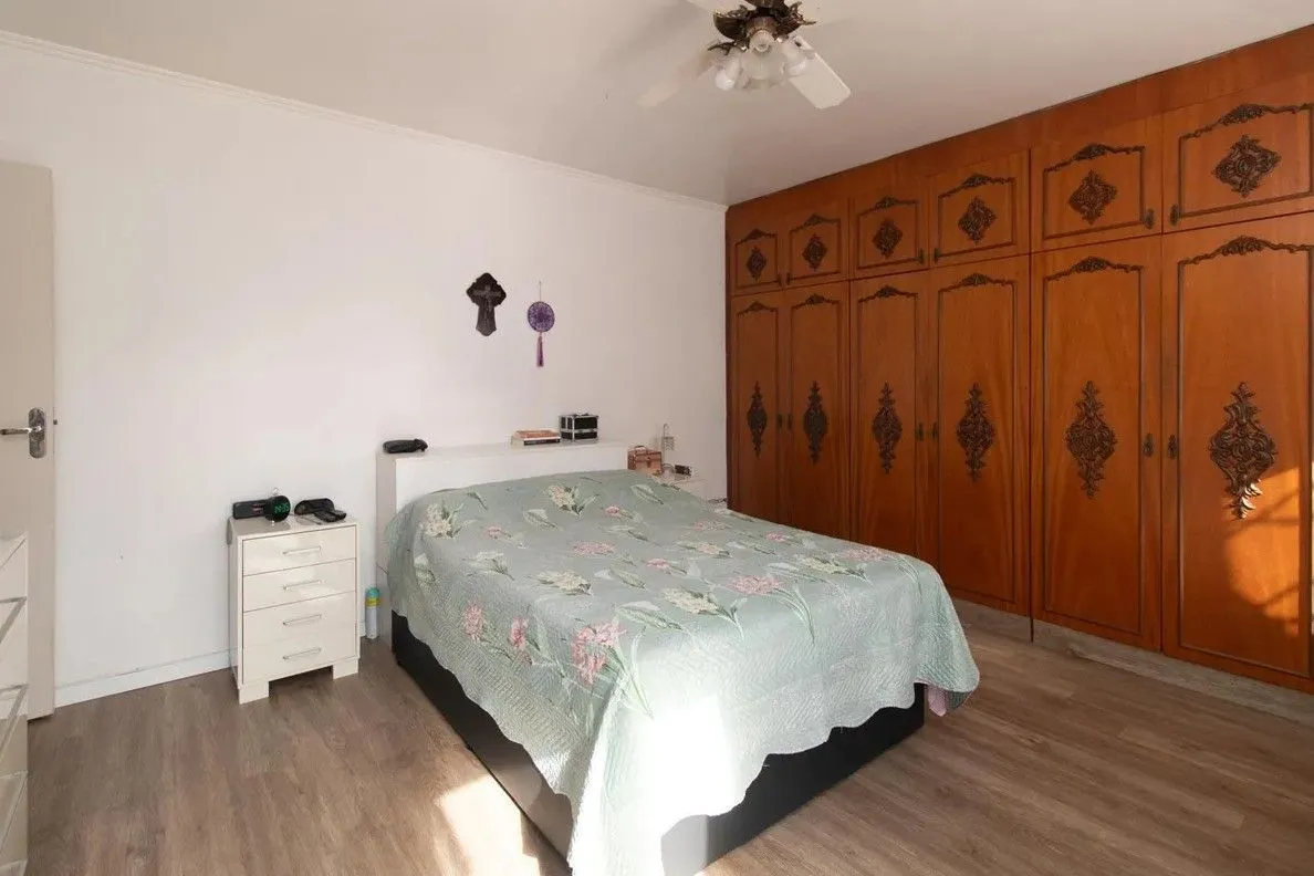 Imagem Casa com 4 dormitórios e energia solar no bairro Nonoai.