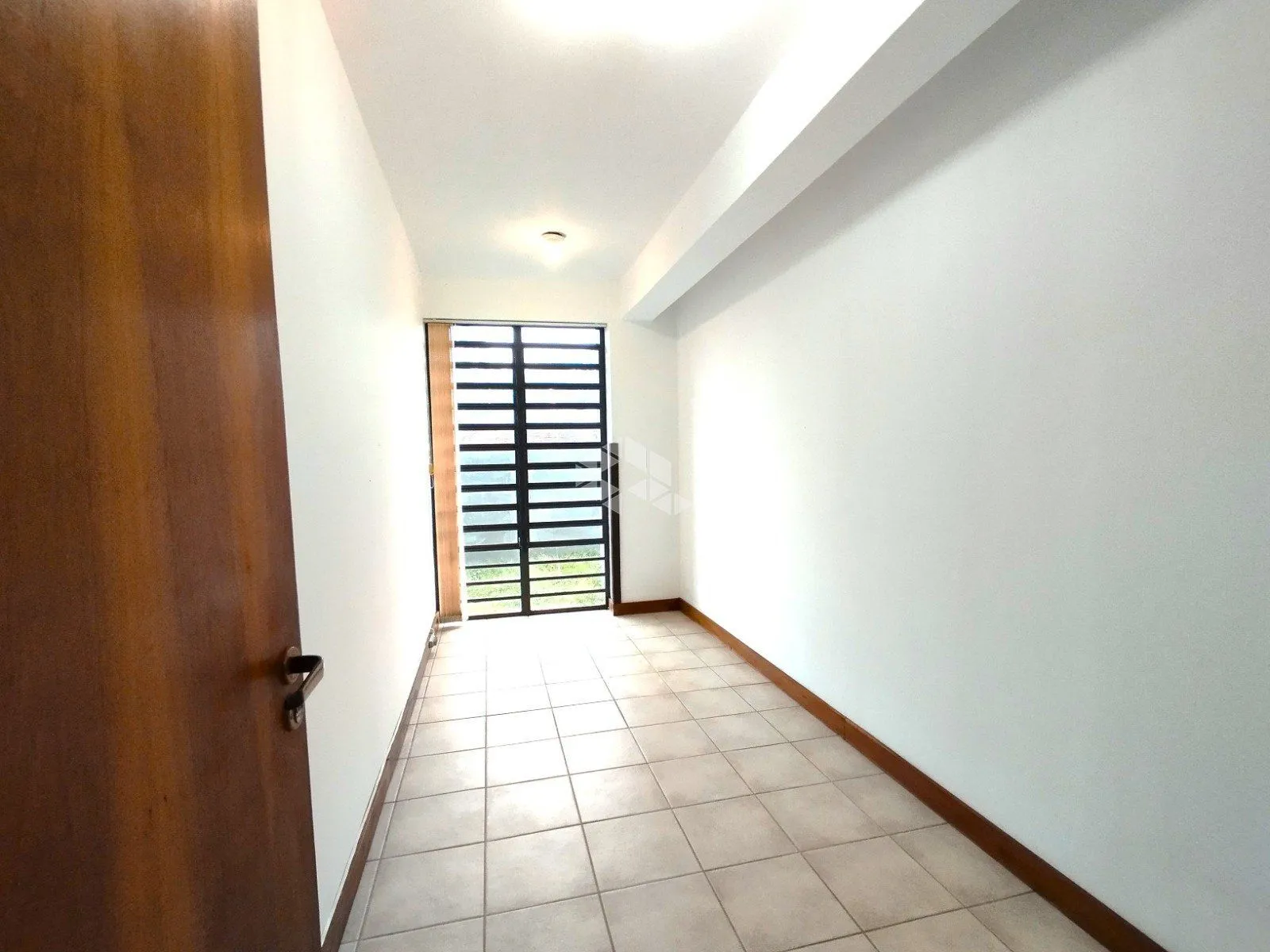 Imagem CONJUNTO COMERCIAL PODENDO FACILMENTE SER TRANSFORMADO EM APTO GARDEN