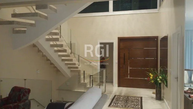 Imagem Casa para Venda - 350m², 3 dormitórios, sendo 1 suites, 2 vagas - Alto Teresópolis