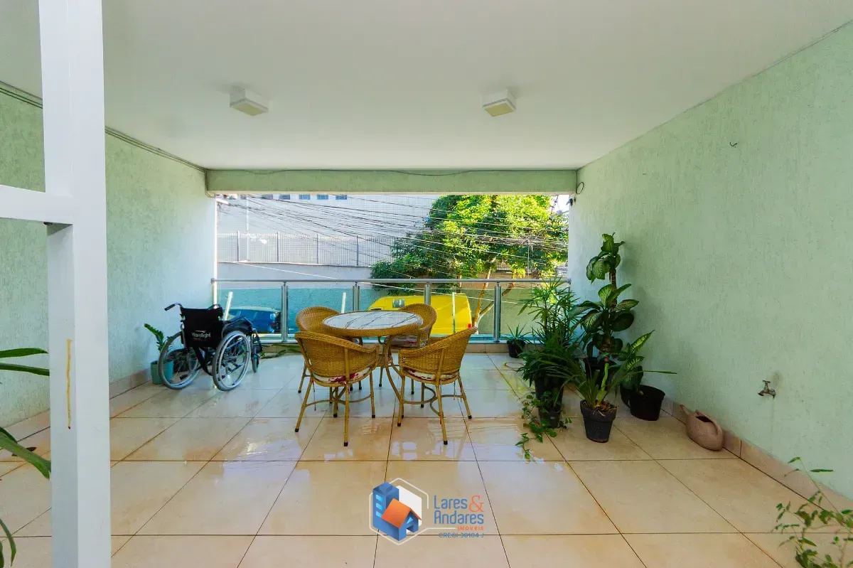 Imagem Sobrado para venda em Sacomã com 5 quartos, sendo 1 suíte, 245m²