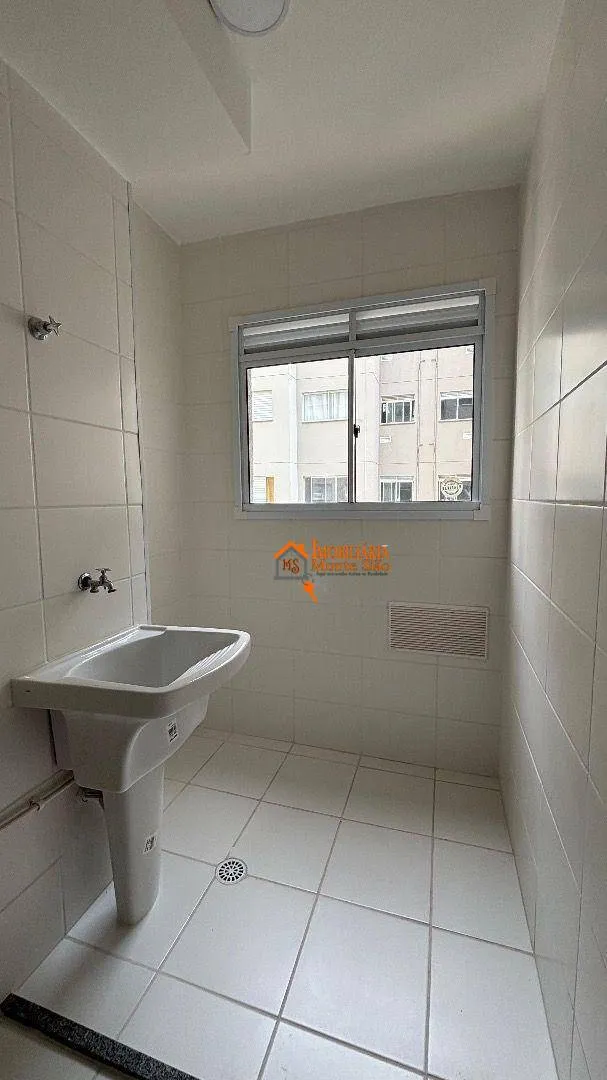 Imagem Apartamento com 2 dormitórios à venda por R$ 250.000,00 - O Pequeno Coração - Itaquaquecetuba/SP