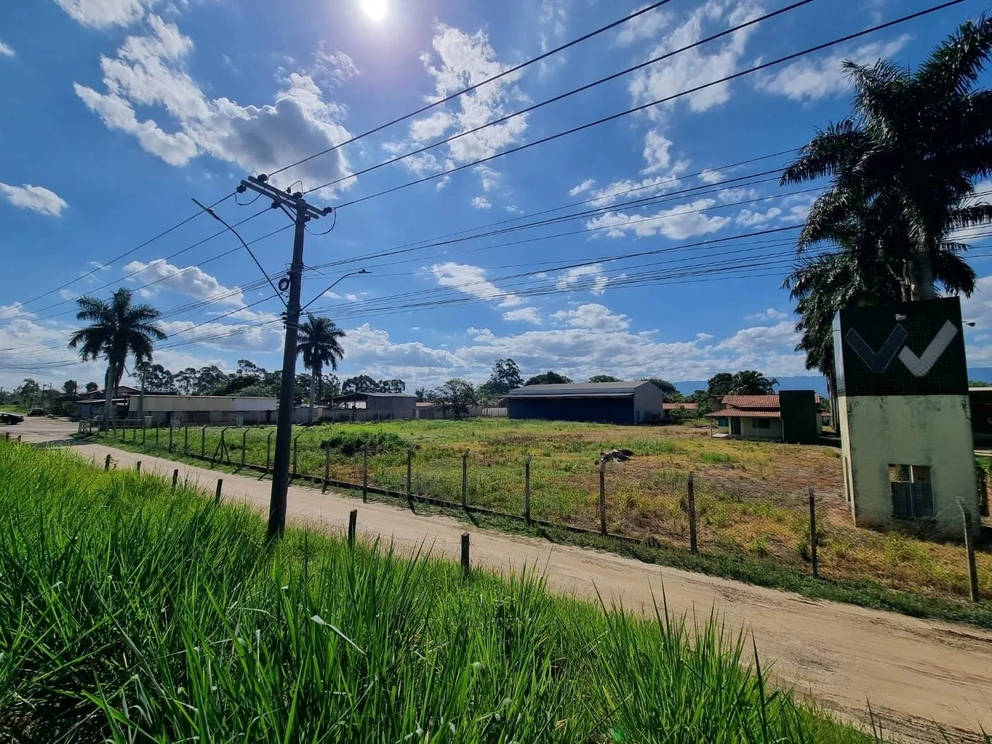 Imagem Galpão Comercial Roseira e Aparecida - Ótima visibilidade e fluxo