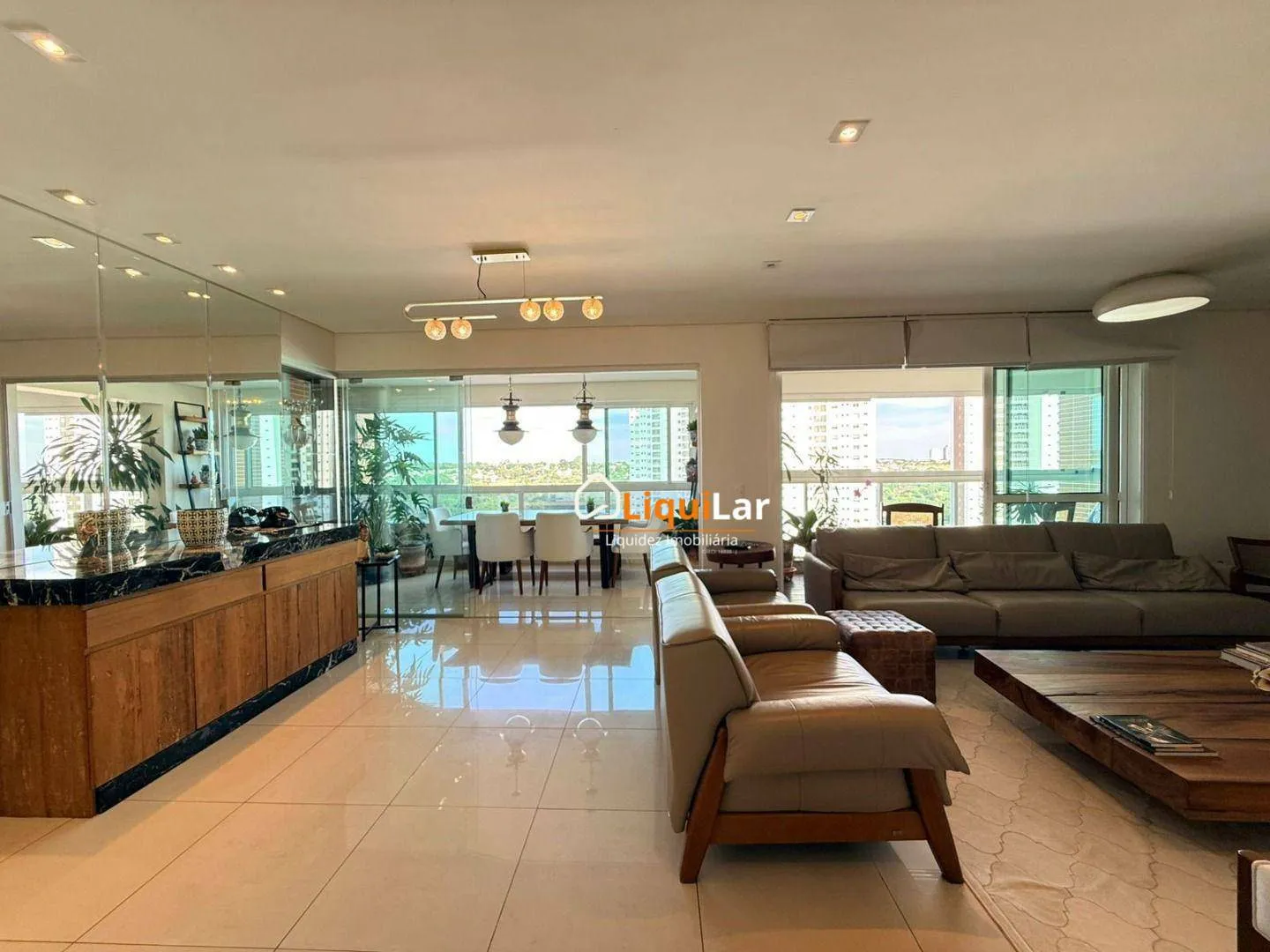 Imagem Apartamento de Alto Padrão no Johan Strauss com 3 Suítes, Planejados e 3 Vagas na Av. Mato Grosso