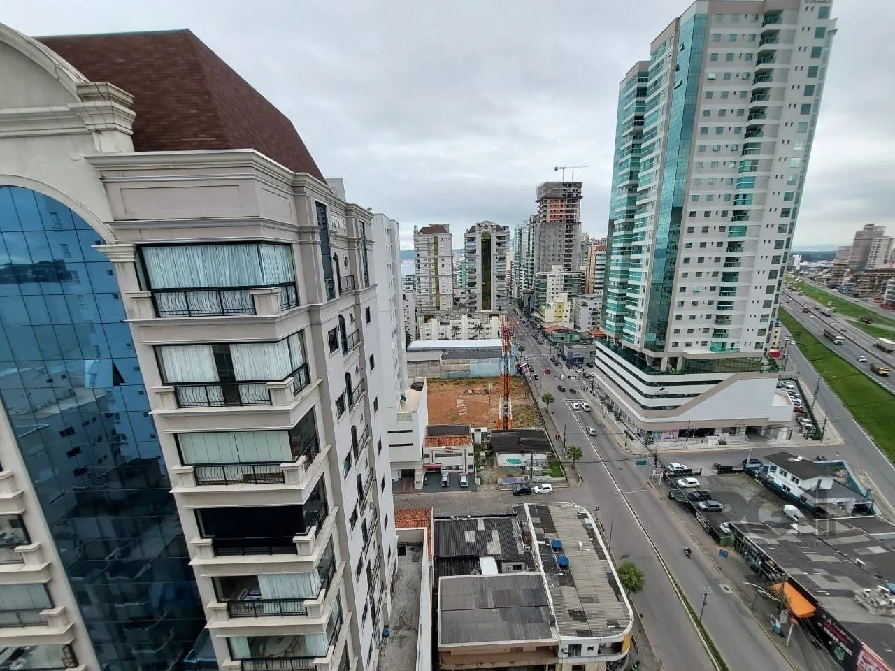 Imagem APARTAMENTO 3 SUITES - ANDAR ALTO - VISTA PARA O MAR - MEIA PRAIA - ITAPEMA - SC