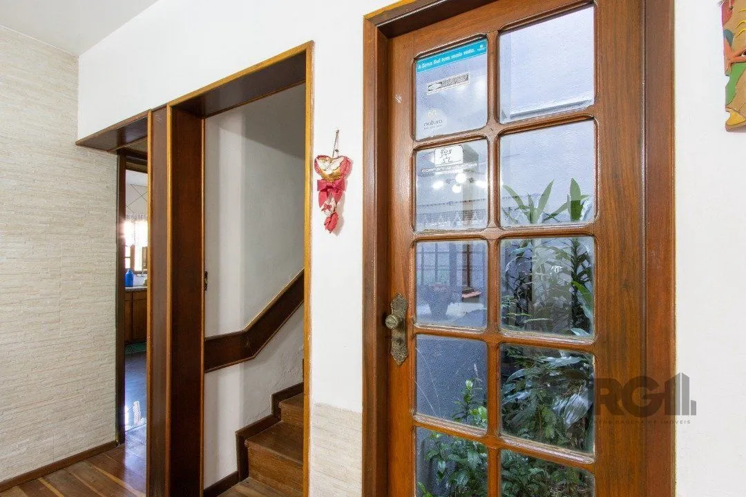 Imagem Casa para Venda - 300m², 3 dormitórios, sendo 1 suites, 4 vagas - Tristeza