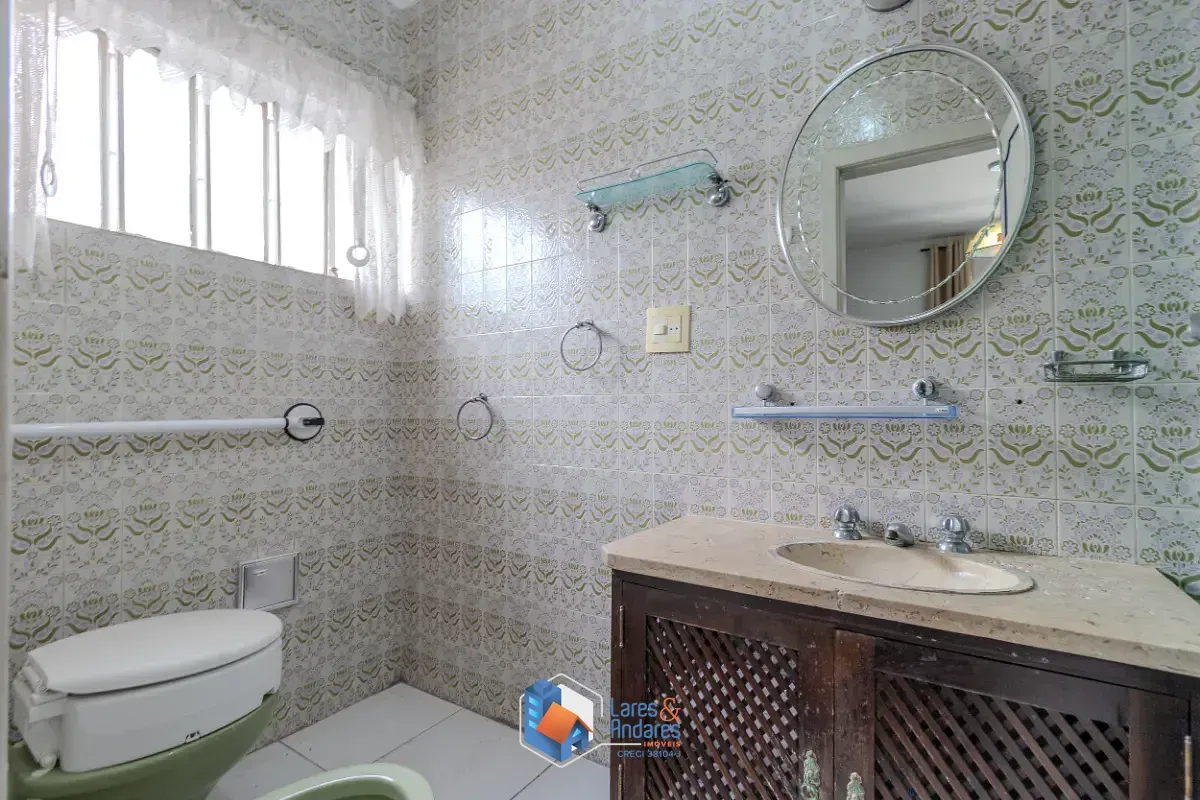 Imagem Sobrado para venda em Chácara Monte Alegre com 4 quartos, sendo 1 suíte, 261m²