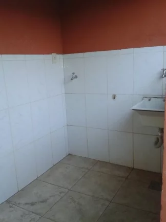 Imagem Casa no jardim Terra Branca, 2 quartos, garagem coberta.