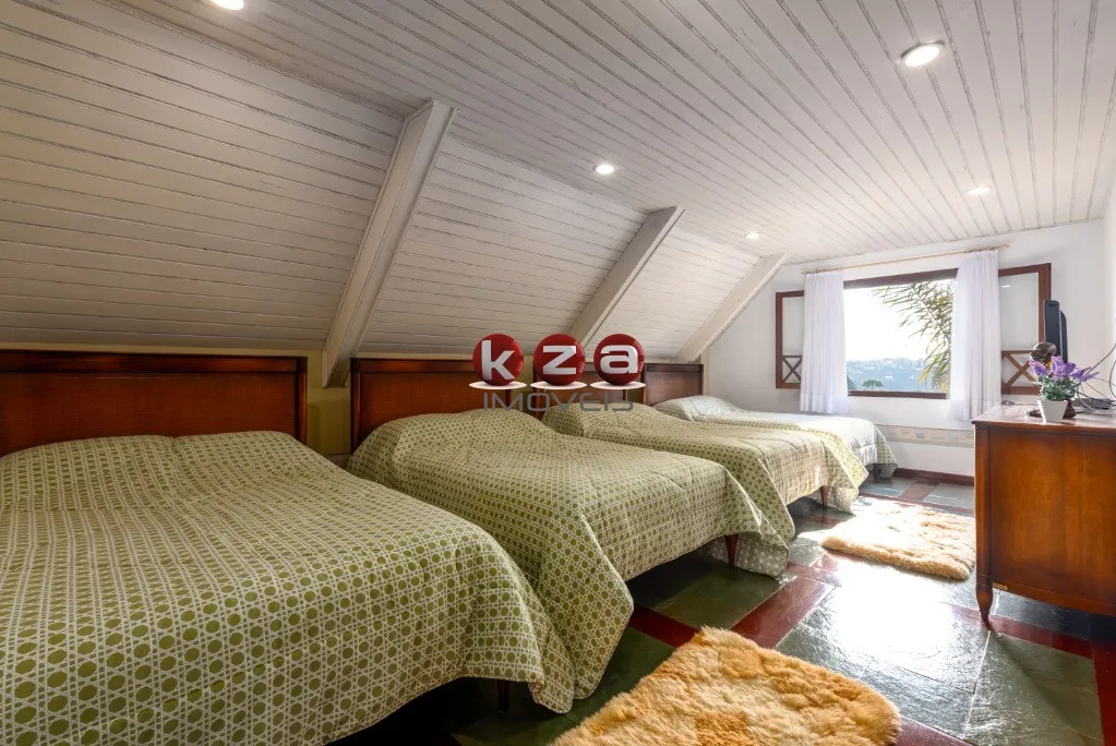 Imagem Imperdível: Casa de luxo à venda em Campos do Jordão-SP, bairro Manancial, 5 quartos, 5 suítes, 3 salas, 6 banheiros, 4 vagas, 650m²