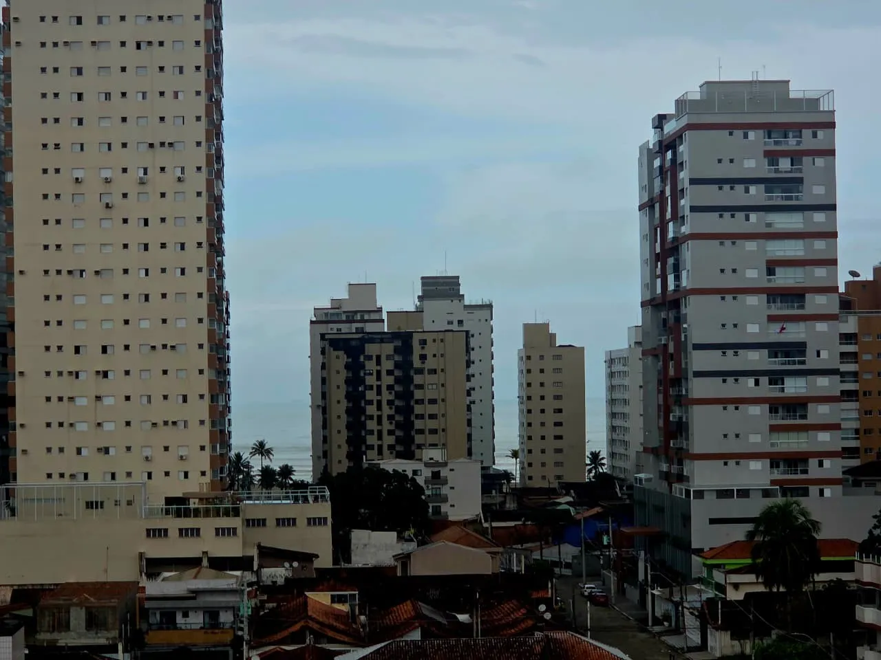 Imagem Apartamento para Venda em Praia Grande, Guilhermina, 2 dormitórios, 2 suítes, 1 banheiro, 1 vaga