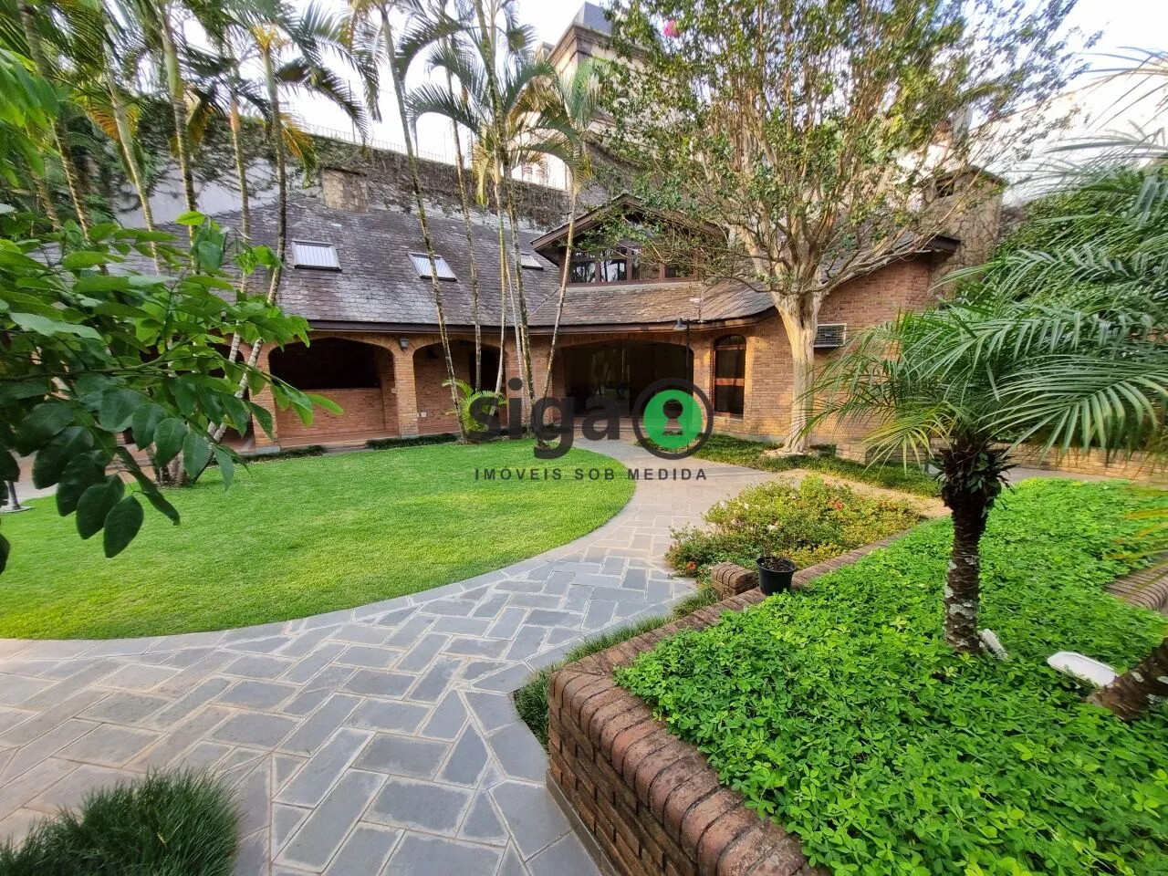 Imagem Casa a Venda em Rua Fechada no Jardim Guedala / Cidade Jardim com 5 quartos
