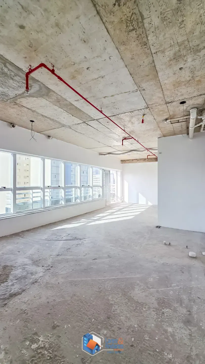 Imagem Conjunto comercial para venda em Liberdade, 61m²
