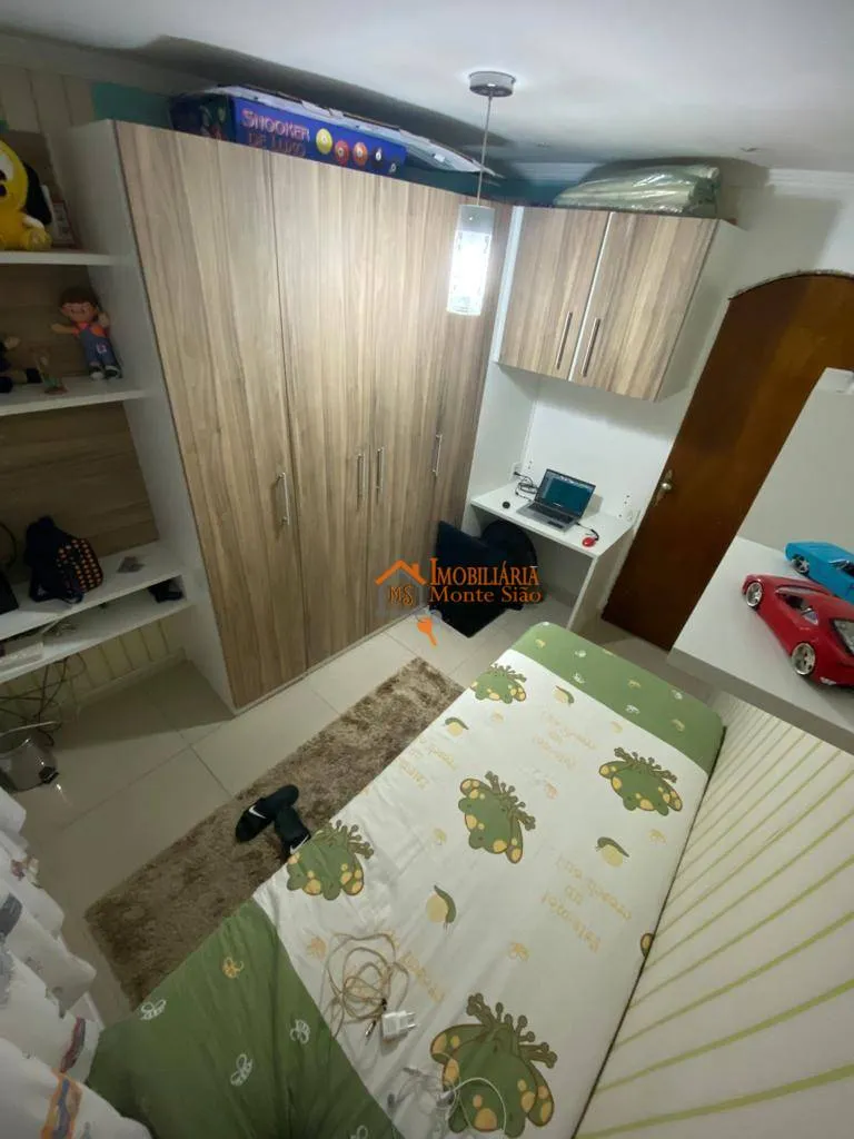 Imagem Sobrado com 6 dormitórios à venda, 300 m² por R$ 900.000,00 - Vila Nova Bonsucesso - Guarulhos/SP