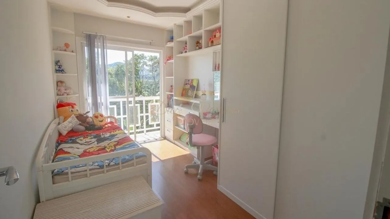 Imagem Casa em Condomínio para Venda em Teresópolis / RJ no bairro Tijuca