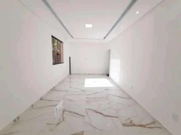 Imagem Casa espaçosa de 3 dormitórios, suíte com varanda e duas vagas de garagem, localizada no bairro Caiçaras em Barbacena