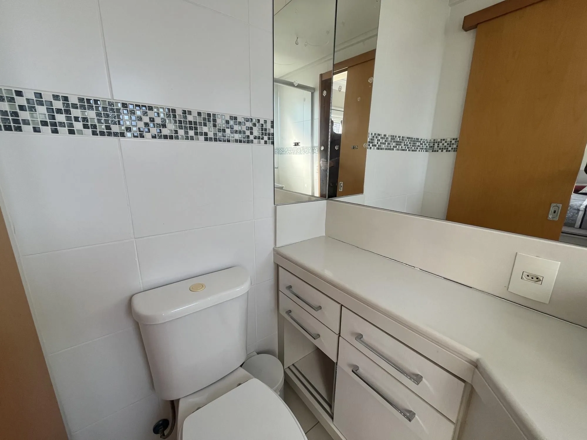 Imagem Apartamento de 2 quartos, suíte e 2 vagas garagem bairro São João Porto Alegre