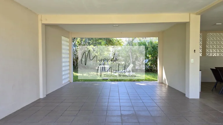 Imagem Casa no condomínio Antares Club Residence para venda com 4 quartos, sendo 2 suítes, 203m²