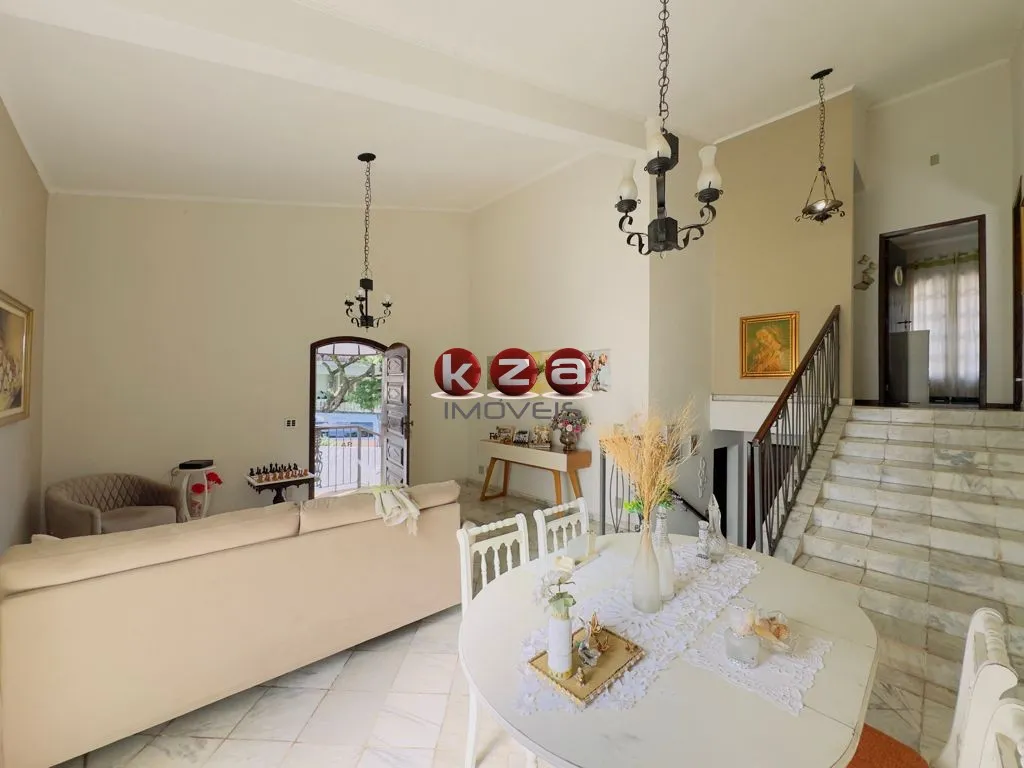 Imagem Casa à venda em Valinhos-SP, Jardim Santo Antônio! 3 quartos, 1 suíte, 2 salas, 3 banheiros, 2 vagas, 211m².