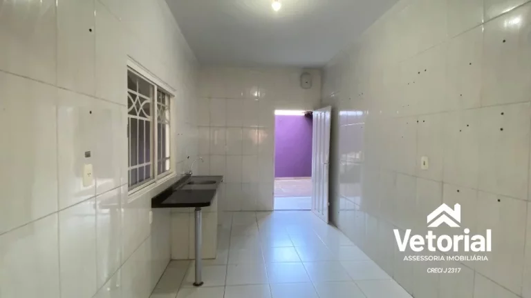 Imagem Casa para locação na Serra do Mimo: 3 quartos, 1 suíte, 2 salas, 1 vaga de garagem, 120m² em Barreiras-BA.
