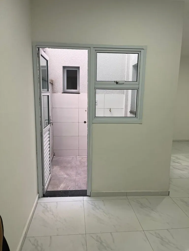 Imagem Apartamento sem condomínio à venda em Santo André-SP na Vila Linda: 2 quartos, 1 banheiro, 1 vaga de garagem, 48,00 m² de área.
