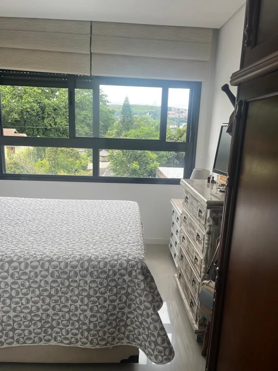 Imagem Apartamento no bairro Cristal de 2 dormitórios e vaga MOBILIADO