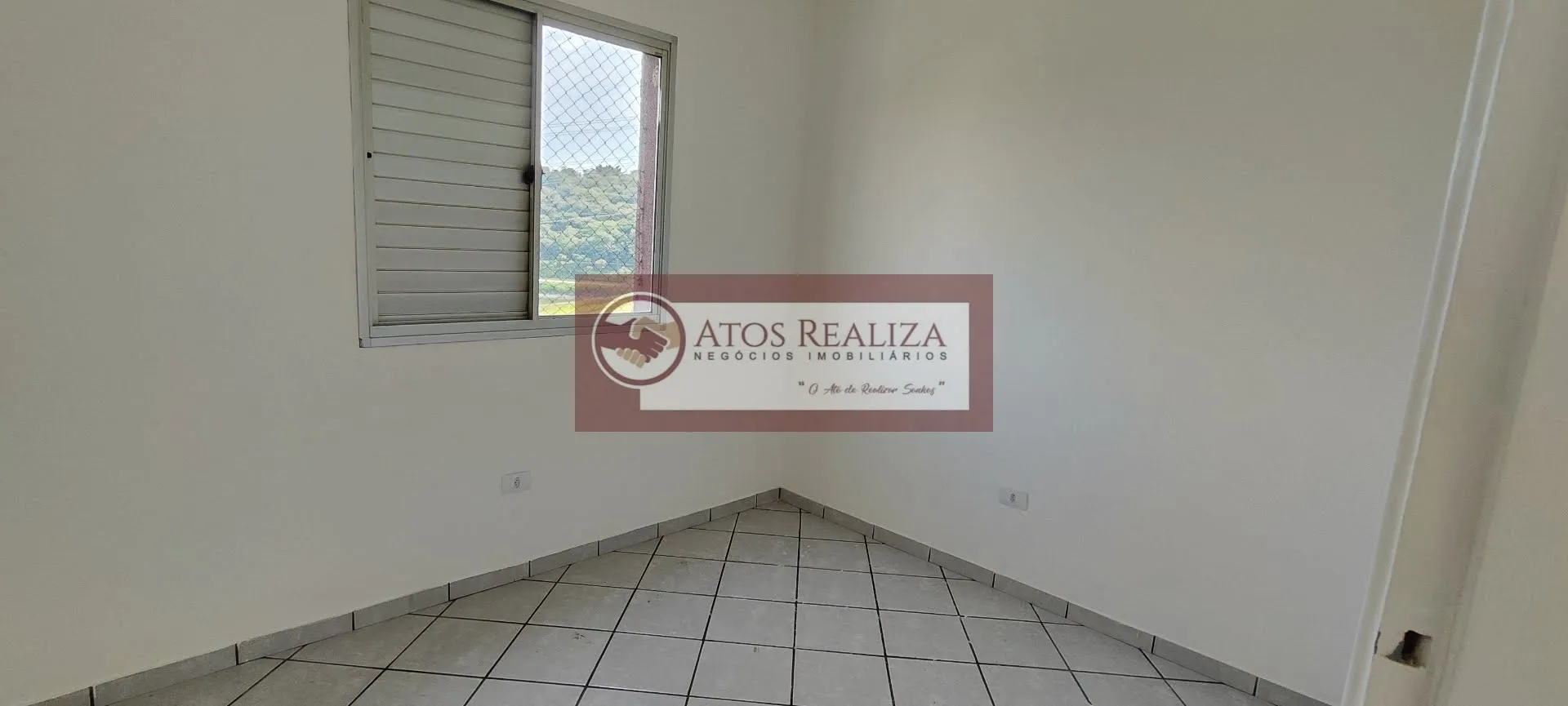 Imagem Este apartamento com sacada em Vila da Paz, São Paulo, é uma oportunidade única de morar em um imóvel completo e bem localizado. Com 56m² de área útil, ele conta com 2 dormitórios, 1 banheiro e uma vista livre de tirar o fôlego. Além disso, possui água in