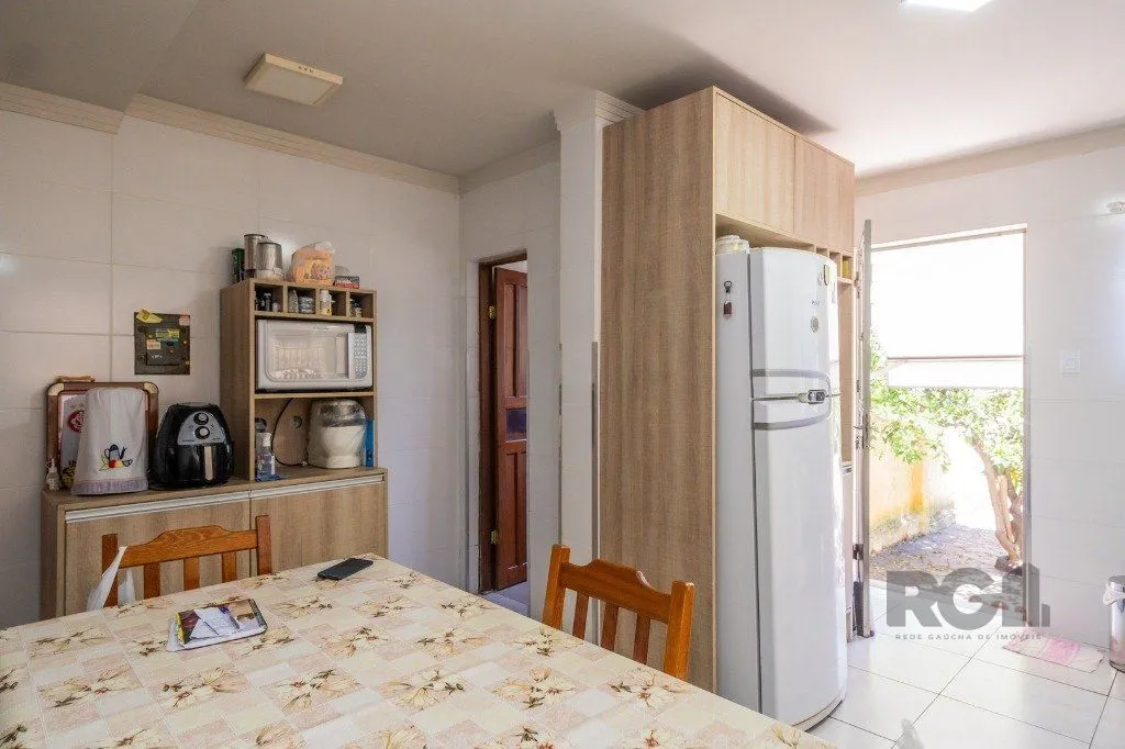 Imagem Casa com 4 dormitórios no bairro Gloria