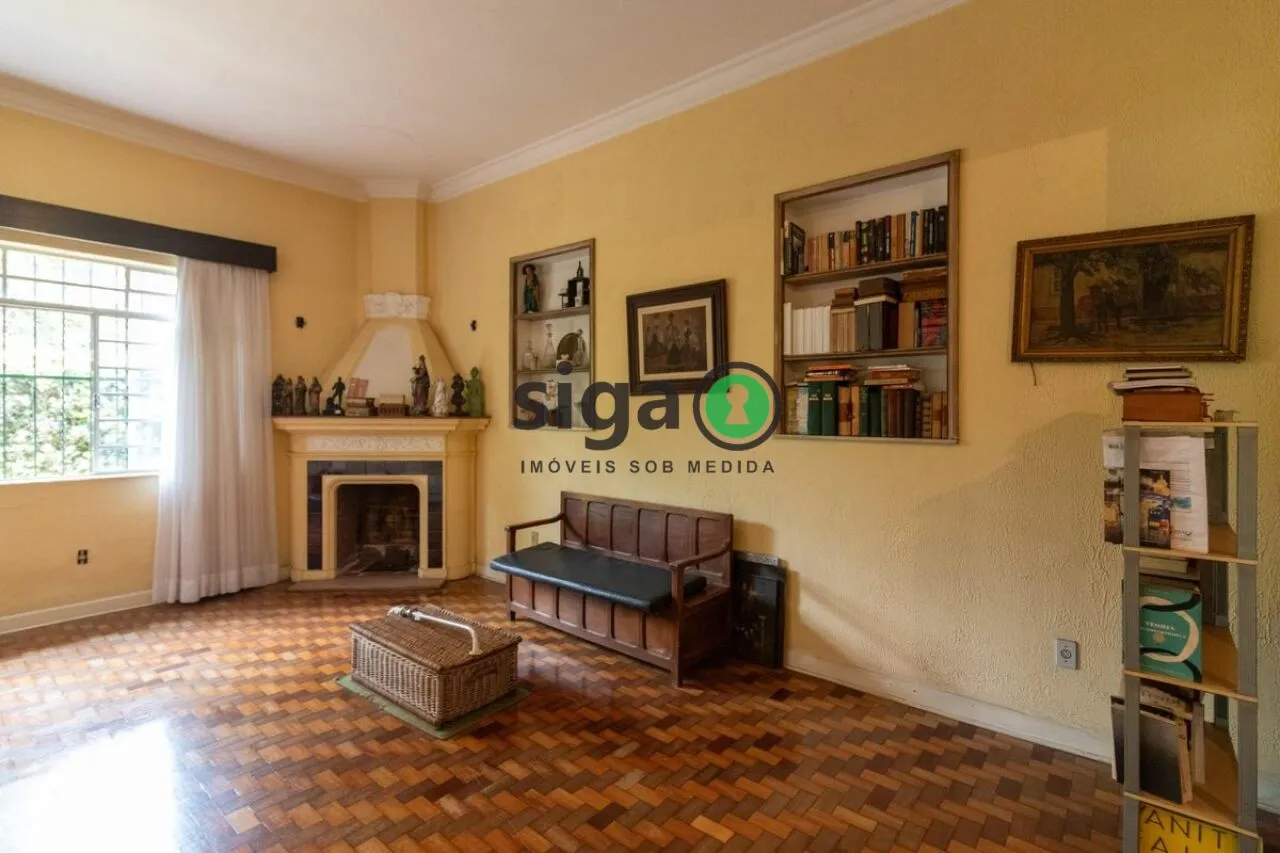 Imagem Casa Alto Padrão em Moema de 5 quartos com 8 vagas - 440m² à Venda.