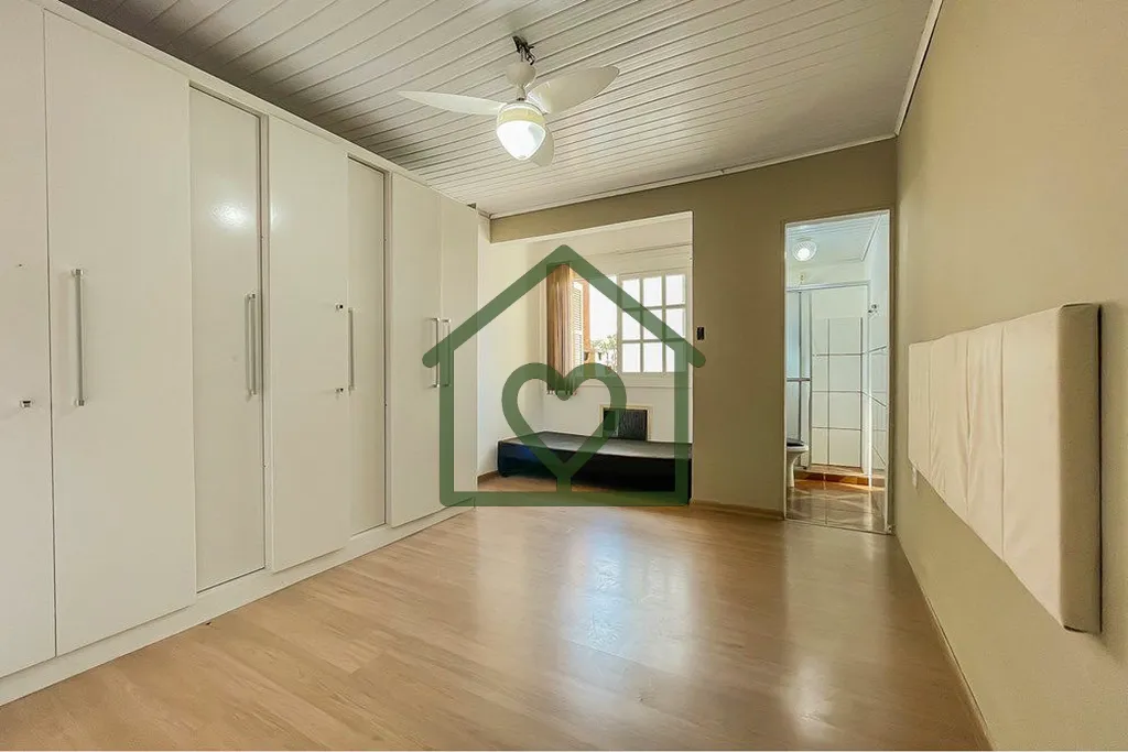 Imagem Casa em condomínio semimobiliada, com 85m² privativos, que combina de forma harmoniosa conforto, f...